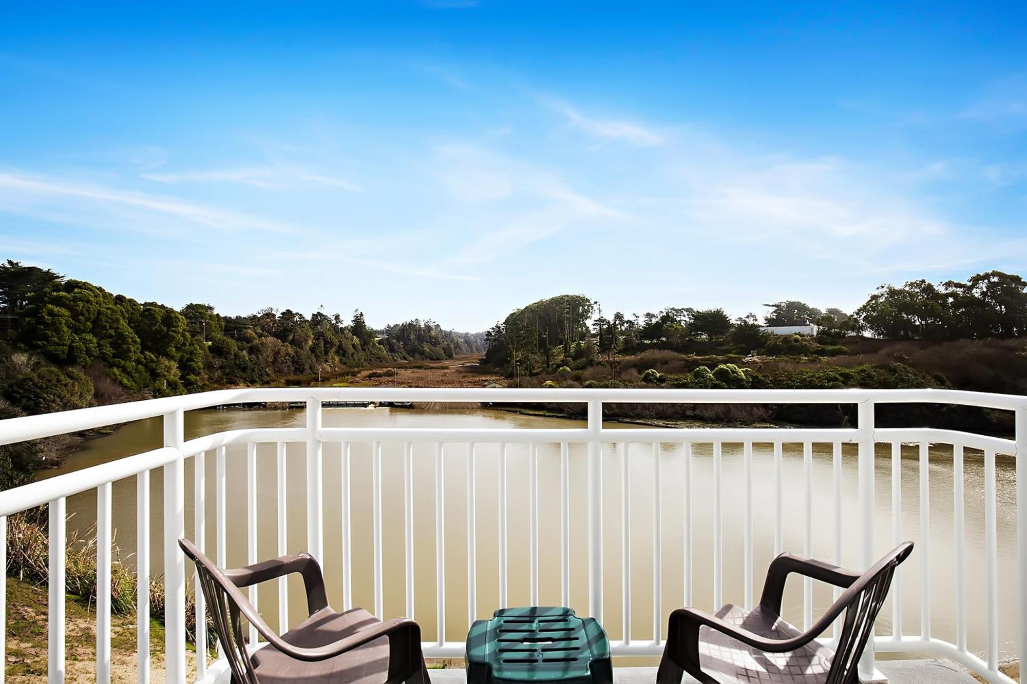 Beach House Inn Fort Bragg Bagian luar foto